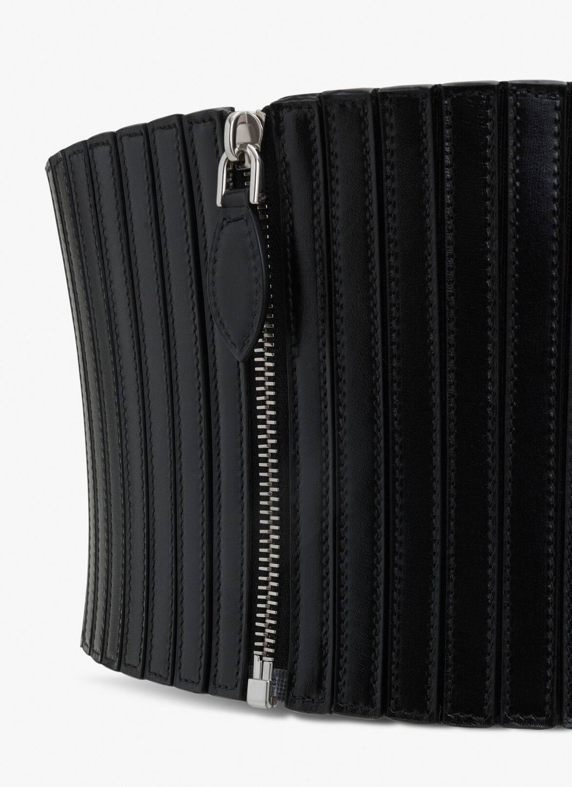 CEINTURE CORSET ÉLASTIQUE EN STRETCH ET CUIR
 ALAÏA CEINTURE CORSET ÉLASTIQUE EN STRETCH ET CUIR
 NOIR
